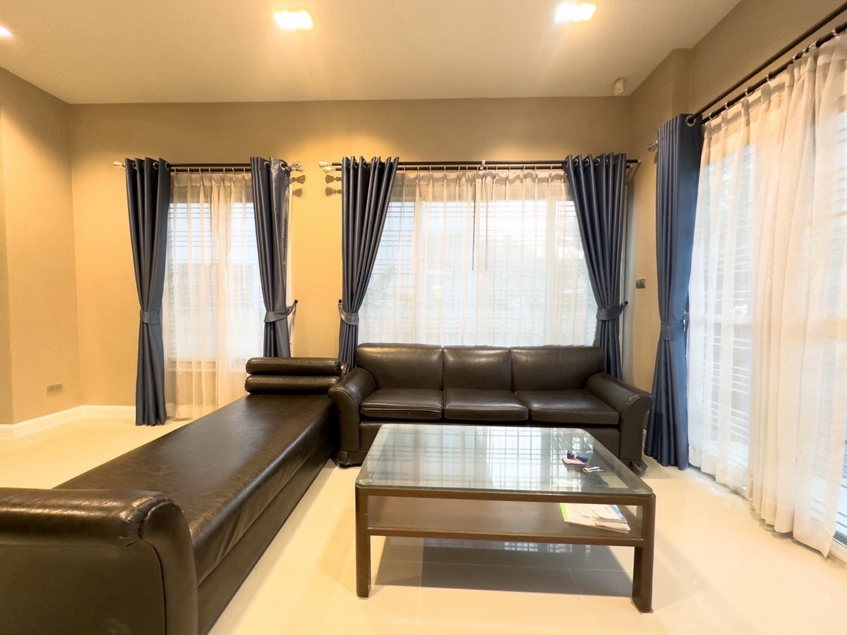 For RentHouseLadkrabang, Suwannaphum Airport : House for rent, Perfect Place Sukhumvit 77, pets allowed.