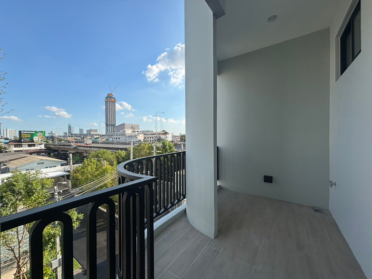 ขายทาวน์โฮมพระราม 3 สาธุประดิษฐ์ : ✨ขายทาวน์โฮมสไตล์ Modern 4ชั้นย่านพระราม 3 ขนาด 270ตรม. 3ห้องนอน เน้นความโปร่ง โล่งภายในในตัวบ้าน ใกล้ King’s College International School และทางด่วน