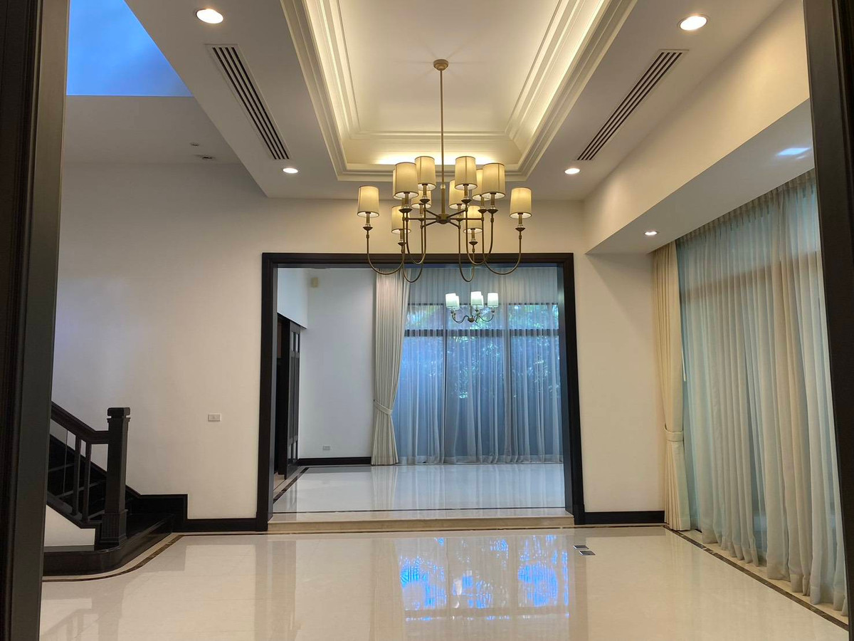 ให้เช่าบ้านสุขุมวิท อโศก ทองหล่อ : House Sukhumvit 18: 4bed 5bath 100sqwah 455sqm. 320,000/mth. Am: 0656199198