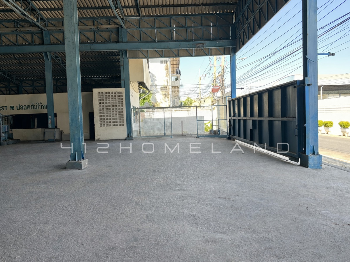 For SaleFactorySamut Prakan,Samrong : Factory + office for sale, 1,300 sq m., purple layout, area 1 rai, industrial location, water and electricity ready, large vehicles easy to get in and out.