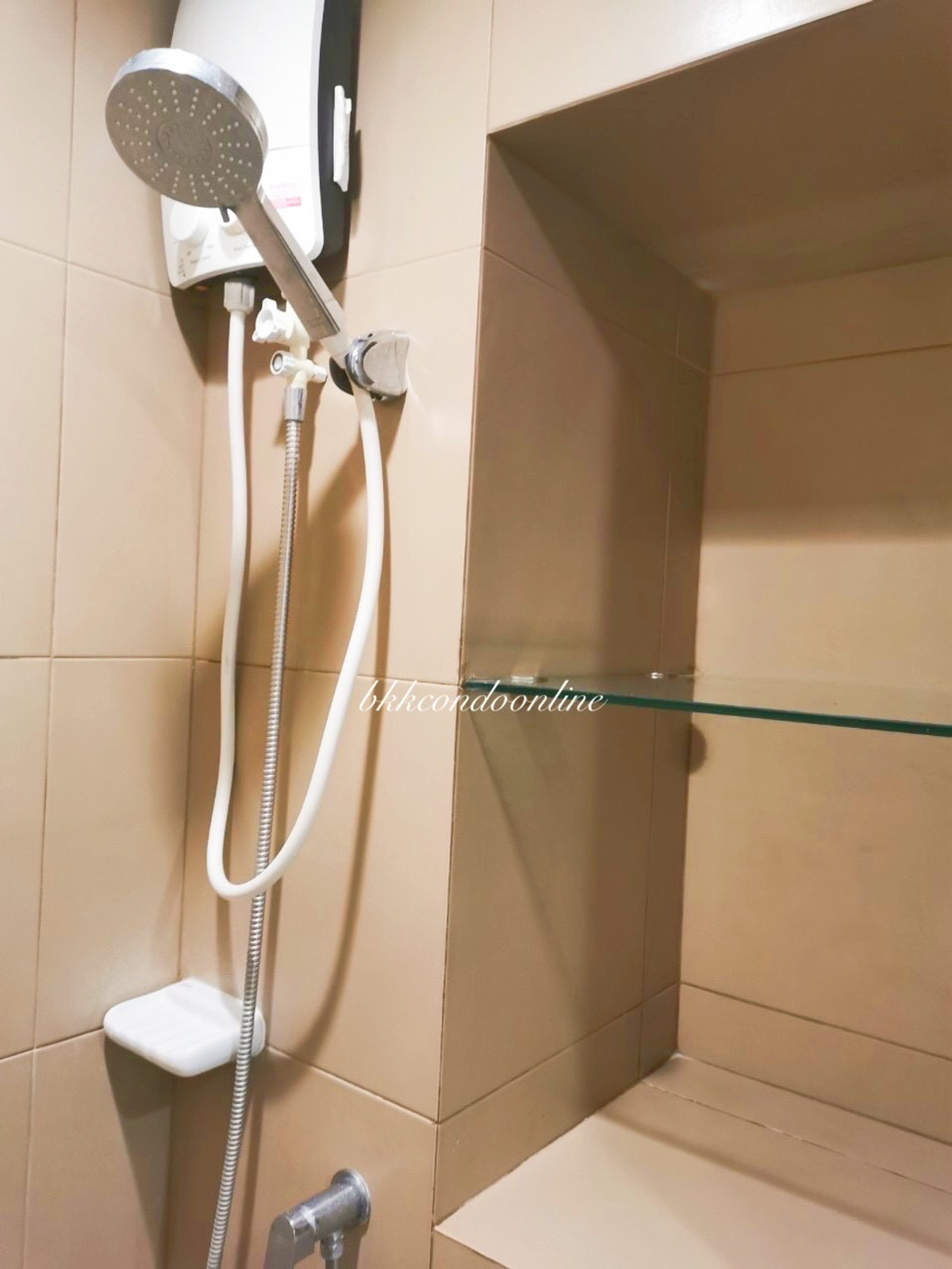 ให้เช่าคอนโดพัฒนาการ ศรีนครินทร์ : Condo for rent: Rich park@triple Station Huamark