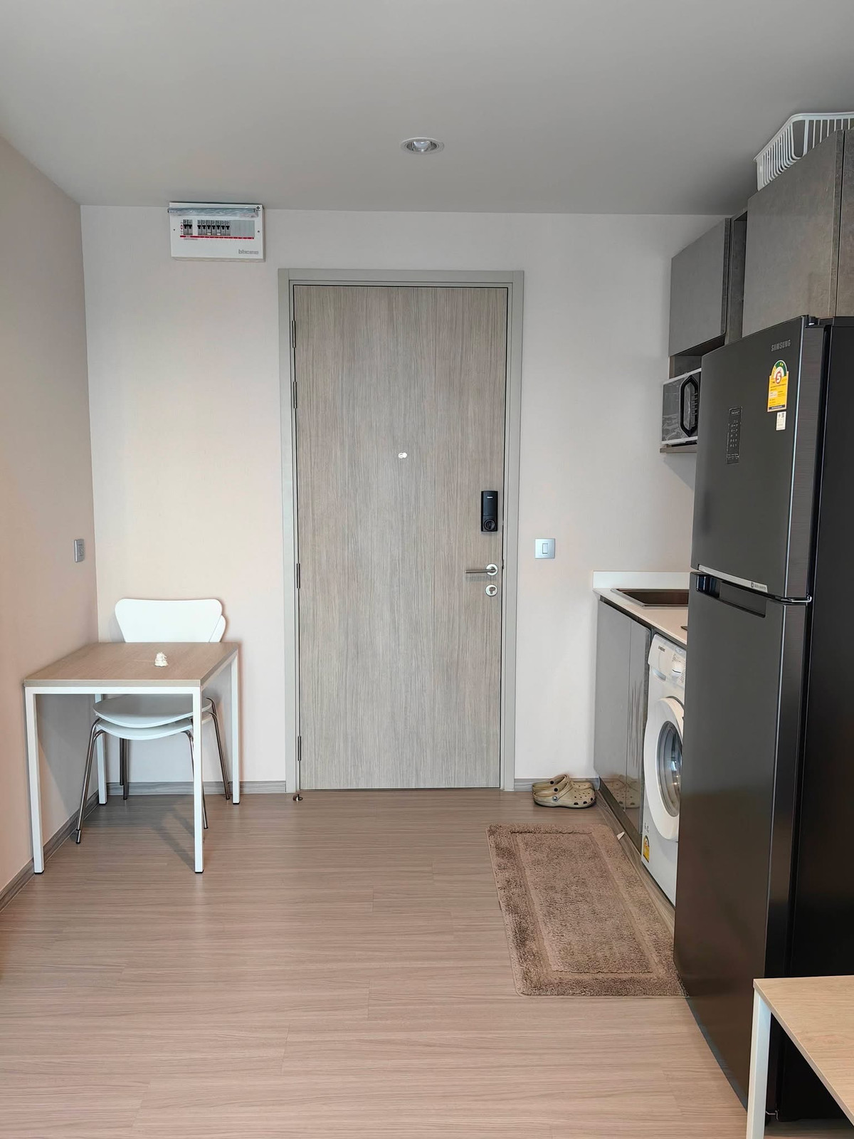 For RentCondoSamut Prakan,Samrong : For rent 📍 Aspire Erawan Prime 📍 Right next to BTS Chang Erawan station (0 meters). Ready to move in.