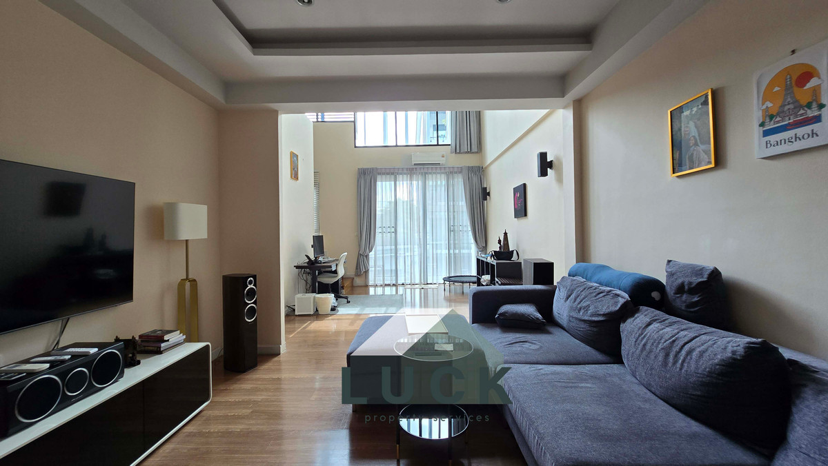 ขายทาวน์โฮมอ่อนนุช อุดมสุข : LUCK 🏠ขายทาวน์โฮม Bless Town สุขุมวิท 50 ทาวน์โฮม Modern 3.5 ชั้น ใกล้ทางด่วน สภาพดี พร้อมใช้!!!