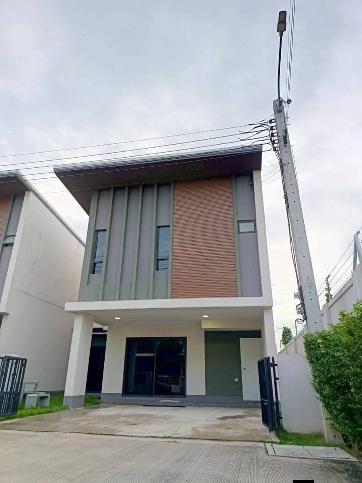 ให้เช่าทาวน์โฮมพระราม 5 ราชพฤกษ์ บางกรวย : ME2500541 หลังเดียวในโครงการ! ทาวน์โฮม Anabuki Thanahabitat ราชพฤกษ์ เลี้ยงสัตว์ได้!!!