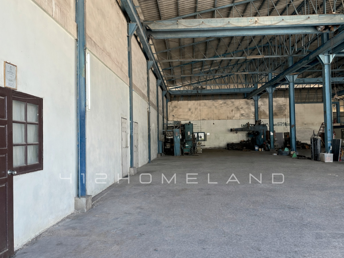 For SaleFactorySamut Prakan,Samrong : Factory + office for sale, 1,300 sq m., purple layout, area 1 rai, industrial location, water and electricity ready, large vehicles easy to get in and out.