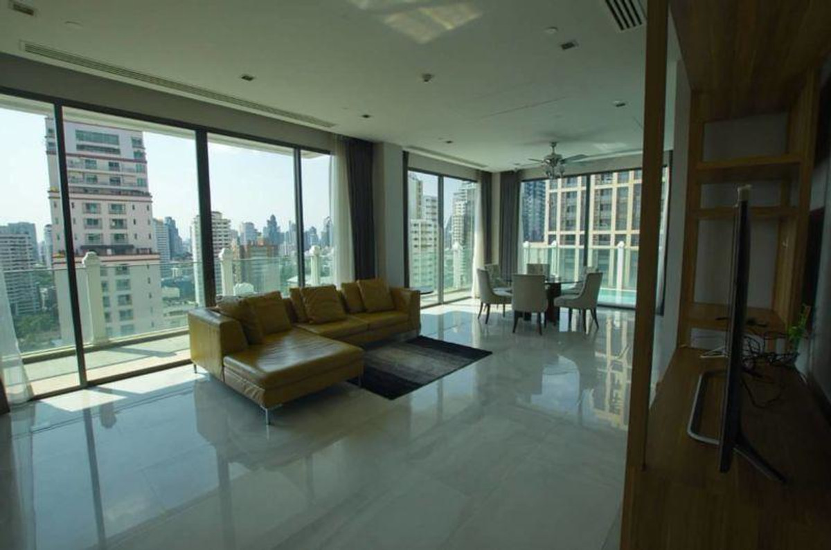 For RentCondoSukhumvit, Asoke, Thonglor : Condo Le Raffine Sukhumvit 39, convenient travel, close to BTS, has a shuttle, fully furnished, ready to move in!!