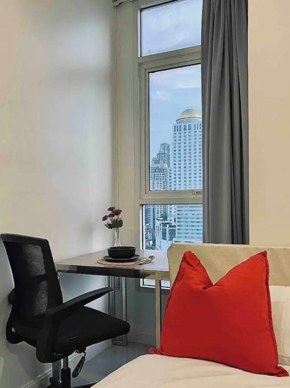 For RentCondoRatchathewi,Phayathai : Urgently available for rent! : IDEO Verve Ratchaprarop (Ideo Verve Ratchaprarop) If interested in negotiating the price, add Line @condo168 (with @ in front as well)