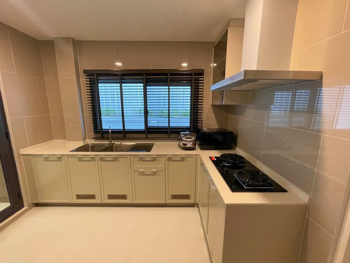 ให้เช่าบ้านบางนา แบริ่ง ลาซาล : The City Bangna 3 บ้านเดี่ยว 4 ห้องนอน 5 ห้องน้ำ พร้อมที่จอด 3 คัน ใกล้ Mega Bangna Please call: 062-496-6454