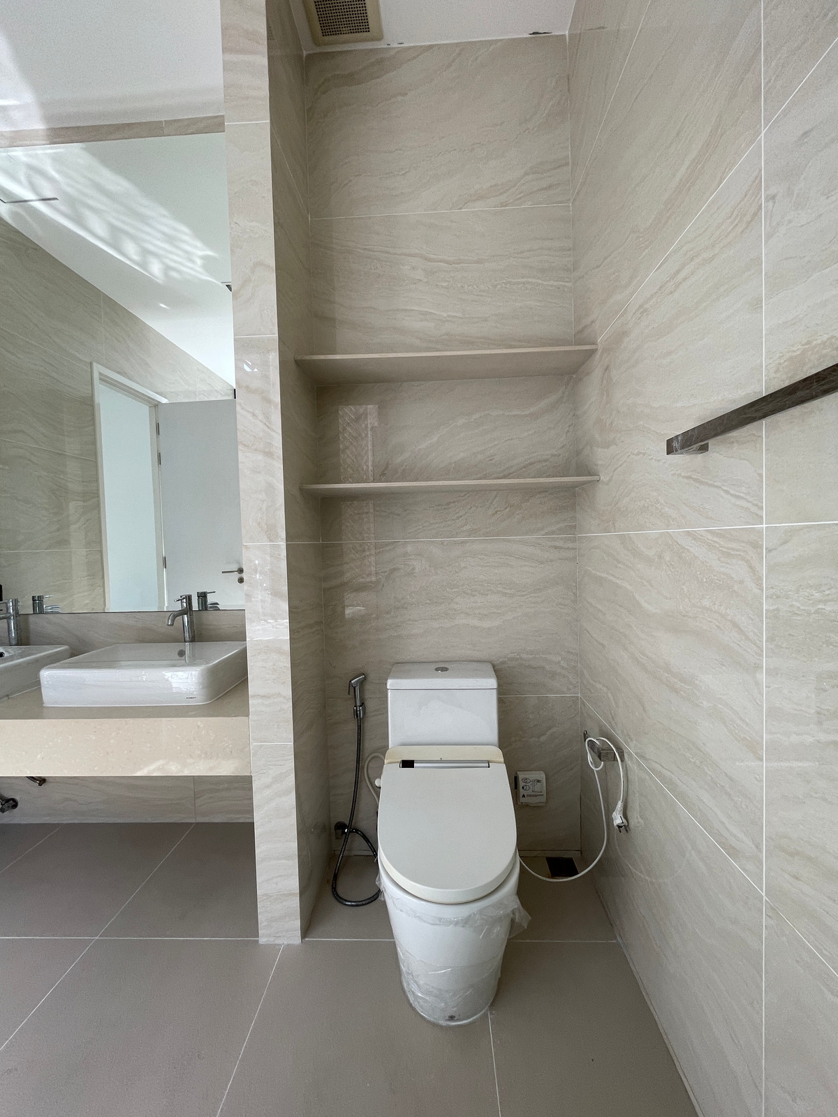 For SaleHome OfficeRamkhamhaeng, Hua Mak : Luxurious 5-story home office for sale, Metier Rama 9 project (Metier Rama 9), designed under the concept of superiority. Private parking for up to 6 cars