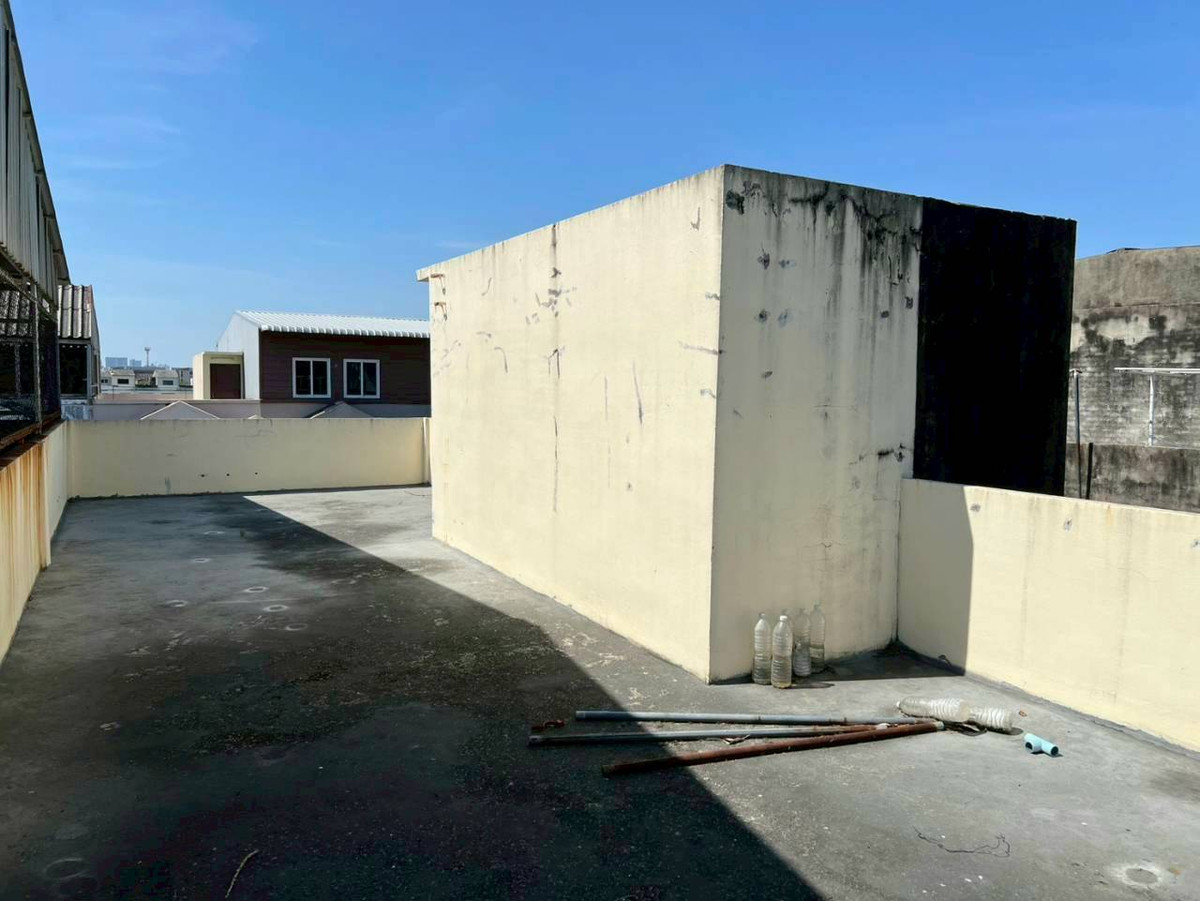 For SaleHome OfficeMin Buri, Romklao : Commercial building for sale, 3.5 floors, Sri Prajak Villa 1-2 (Ramkhamhaeng 156), Saphan Sung District, Bangkok, price 3,700,000 baht.