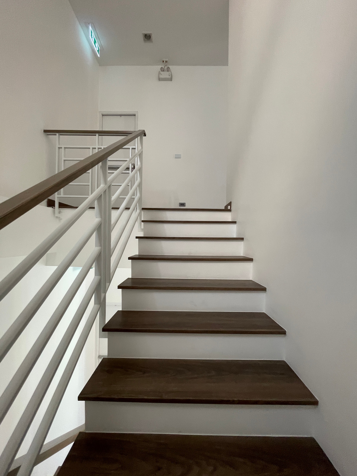 For SaleHome OfficeRamkhamhaeng, Hua Mak : Luxurious 5-story home office for sale, Metier Rama 9 project (Metier Rama 9), designed under the concept of superiority. Private parking for up to 6 cars