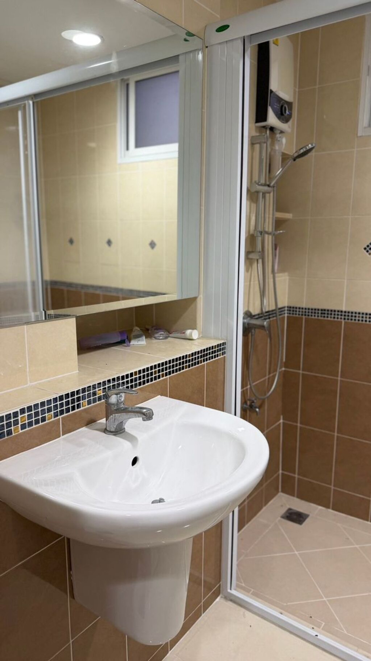 ให้เช่าทาวน์โฮมลาดกระบัง สุวรรณภูมิ : ให้เช่า บ้านกลางเมือง เอสเซ้นส์ อ่อนนุช-วงแหวน 3 ชั้น เลขที่ 489/8 (หลังมุม มีพื้นที่ด้านข้าง) (เลี้ยงสัตว์ได้)