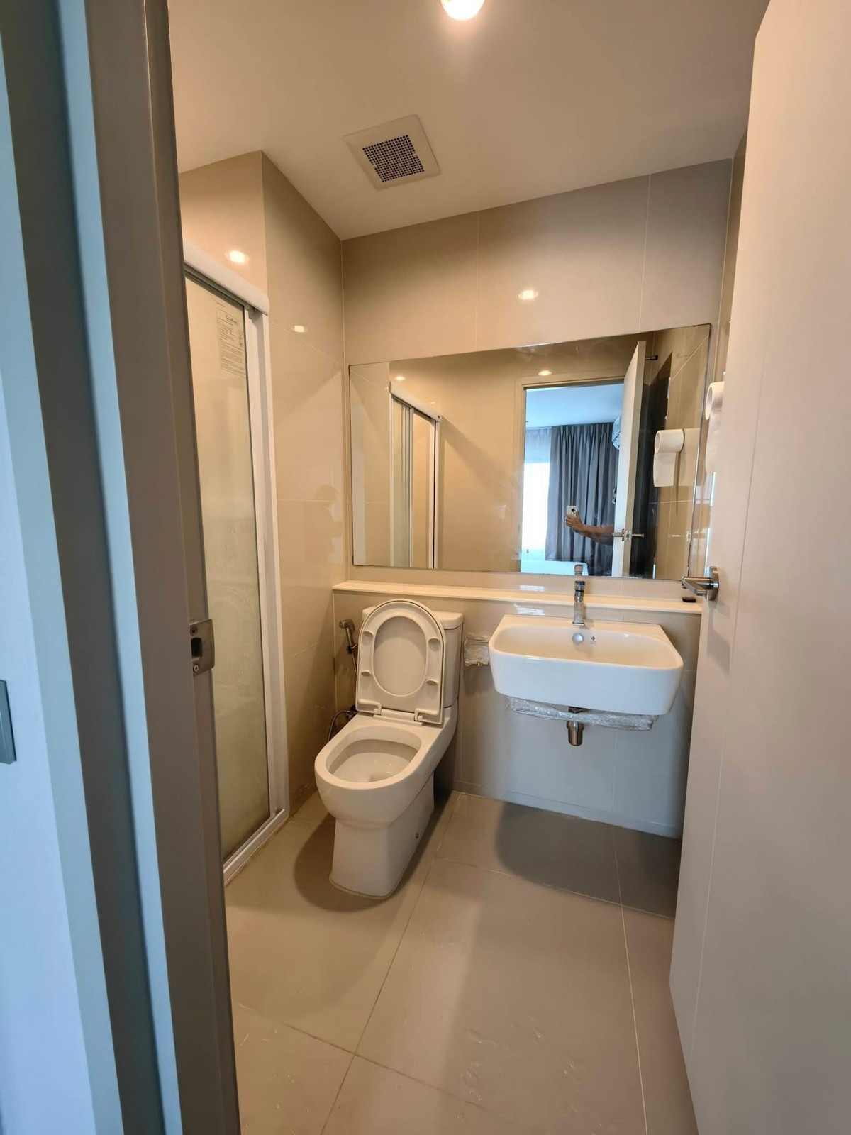 For RentCondoSamut Prakan,Samrong : For rent 📍 Aspire Erawan Prime 📍 Right next to BTS Chang Erawan station (0 meters). Ready to move in.