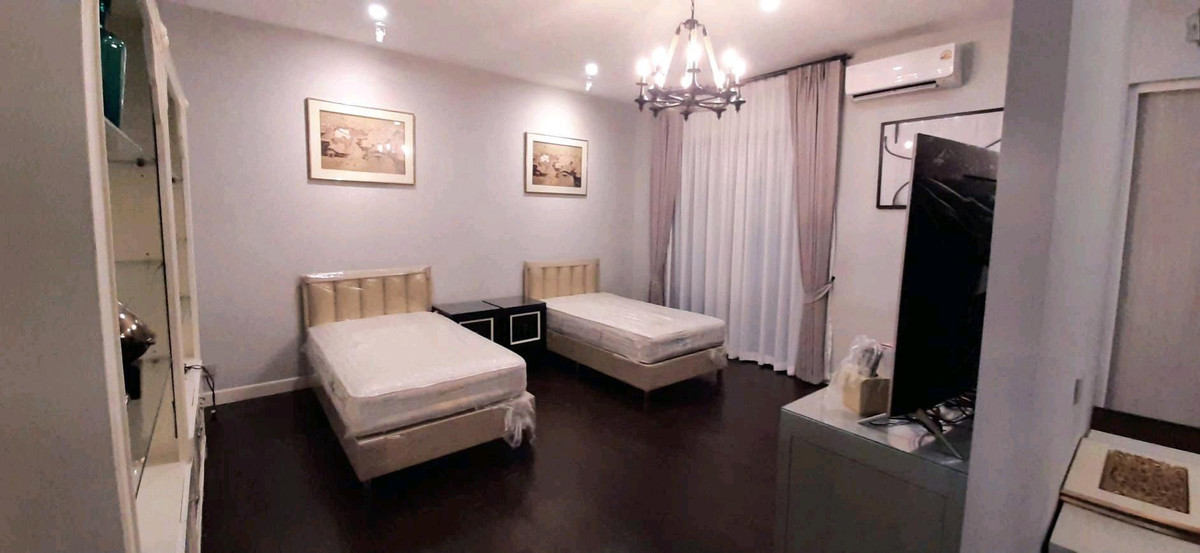 ให้เช่าบ้านเลียบทางด่วนรามอินทรา : FOR RENT : The honor โยธินพัฒนา มีลิฟท์พร้อมสระว่ายน้ำขนาดใหญ่ 8 ห้องนอน ทำเลหน้าสวน 