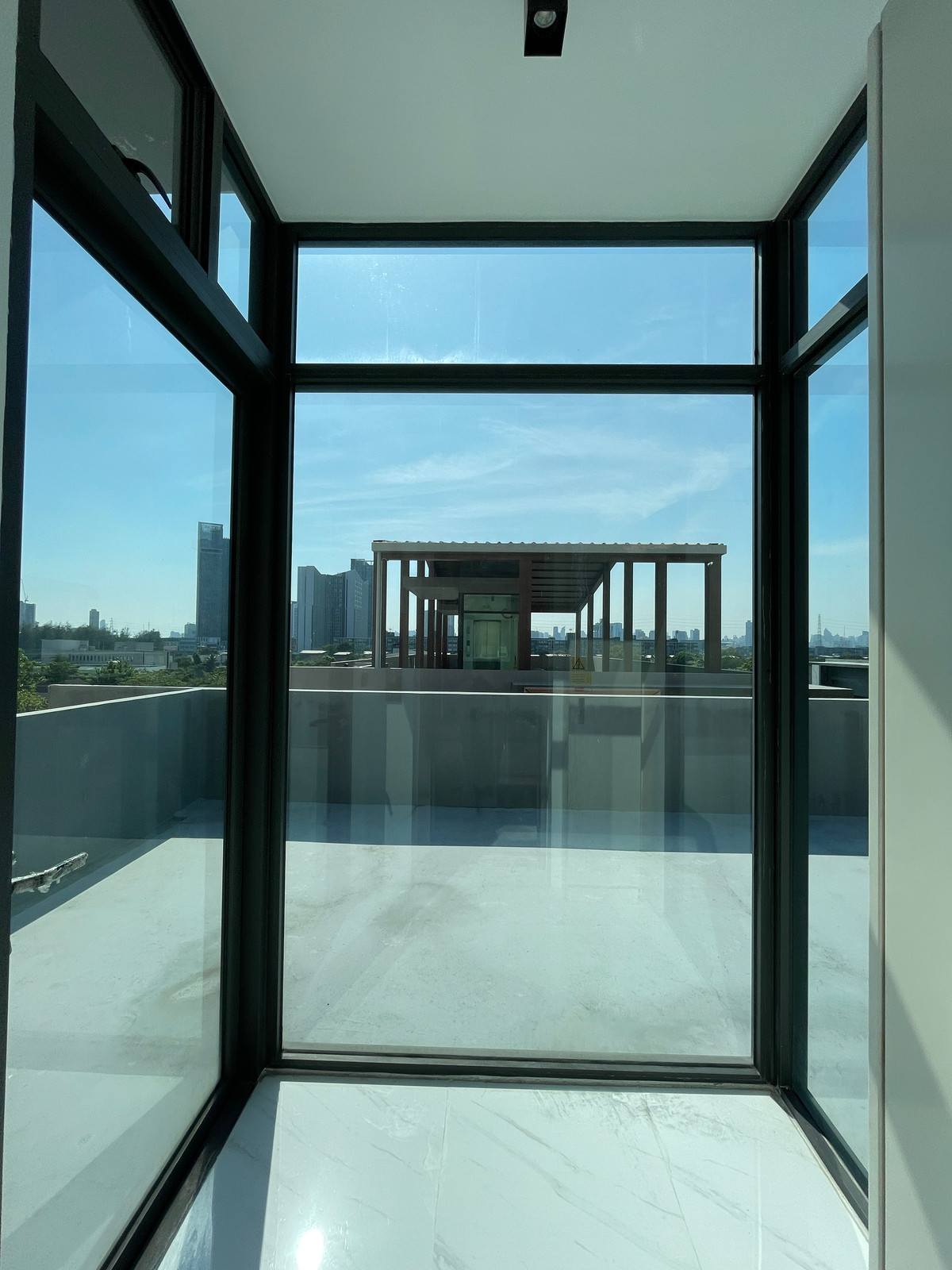 For SaleHome OfficeRamkhamhaeng, Hua Mak : Luxurious 5-story home office for sale, Metier Rama 9 project (Metier Rama 9), designed under the concept of superiority. Private parking for up to 6 cars