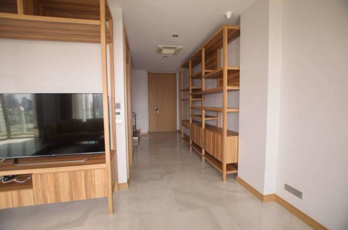 For RentCondoSukhumvit, Asoke, Thonglor : Condo Le Raffine Sukhumvit 39, convenient travel, close to BTS, has a shuttle, fully furnished, ready to move in!!