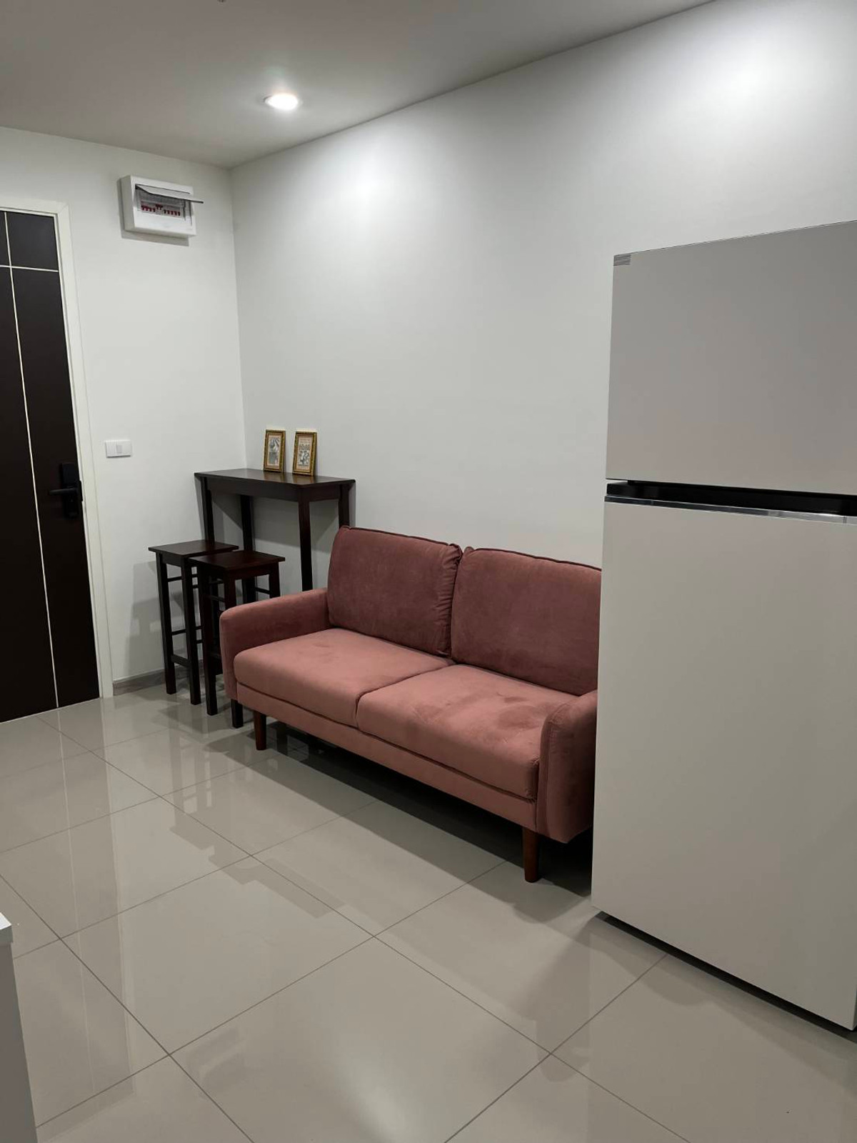 ให้เช่าคอนโดปิ่นเกล้า จรัญสนิทวงศ์ : ⭐ The President Charan - Yaek Fai Chai Station ⭐️ ให้เช่าห้องขนาด 25 ตรม. ชั้น 8 มีเฟอร์นิเจอร์พร้อมอยู่