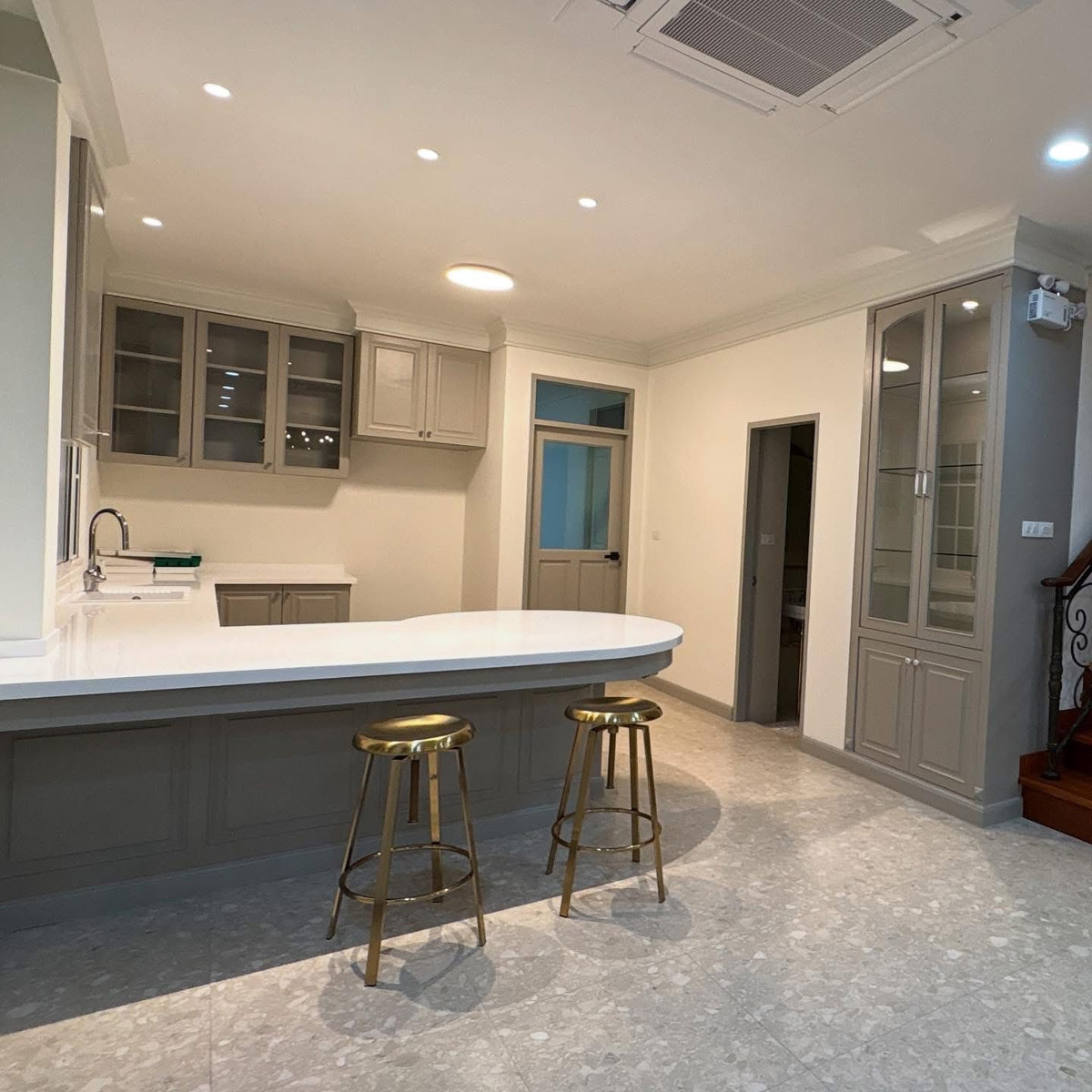 For RentHouseLadkrabang, Suwannaphum Airport : P-2929 For rent! Golden Nakara On Nut 65 ready to move in.