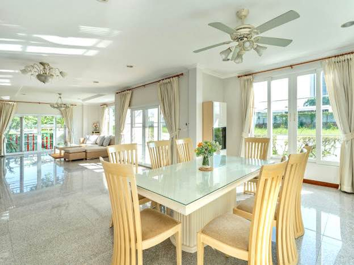 For RentHouseBangna, Bearing, Lasalle : P-2934 Urgent for rent! 2-story detached house in Soi Lasalle Village. Srinakarin side, ready to move in