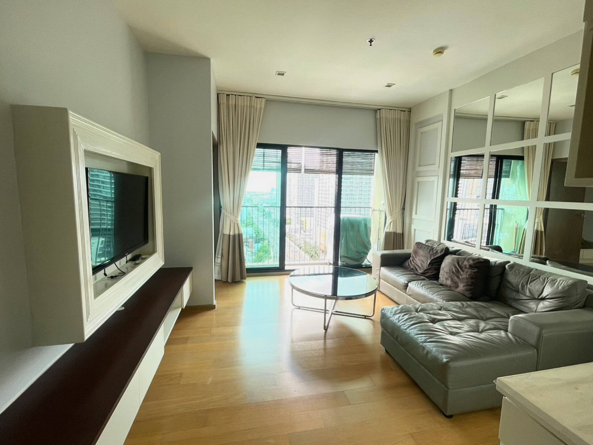 For RentCondoRatchathewi,Phayathai : For Rent 📍 Noble Revent 📍 Ready-to-move-in condo in the heart of Phaya Thai, near BTS Phaya Thai & Airport Rail Link. Just a few steps away! 🚆