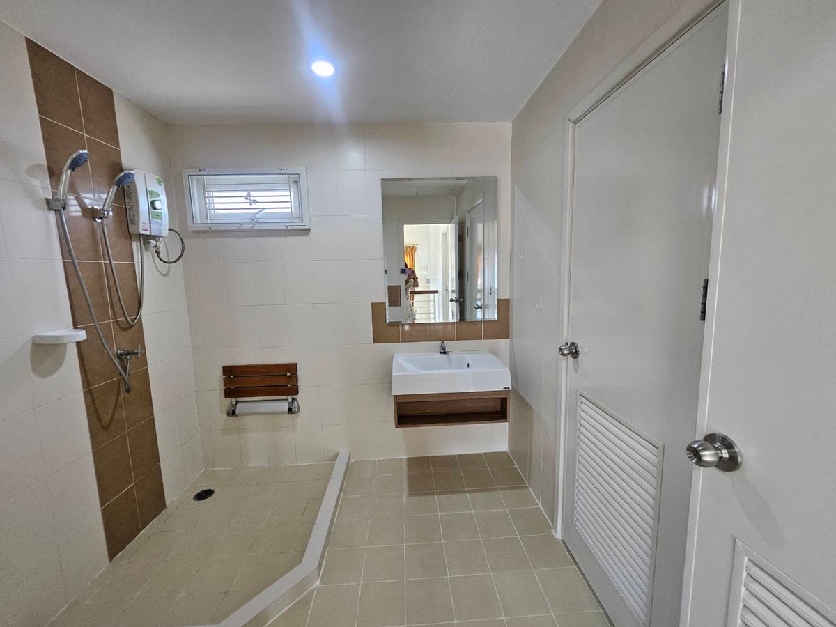 For RentHouseNonthaburi, Bang Yai, Bangbuathong : Single house for rent in Bang Yai | Widest backyard in the project, next to the main road | Near Central Westgate & MRT Pruksa Village Scenery 28