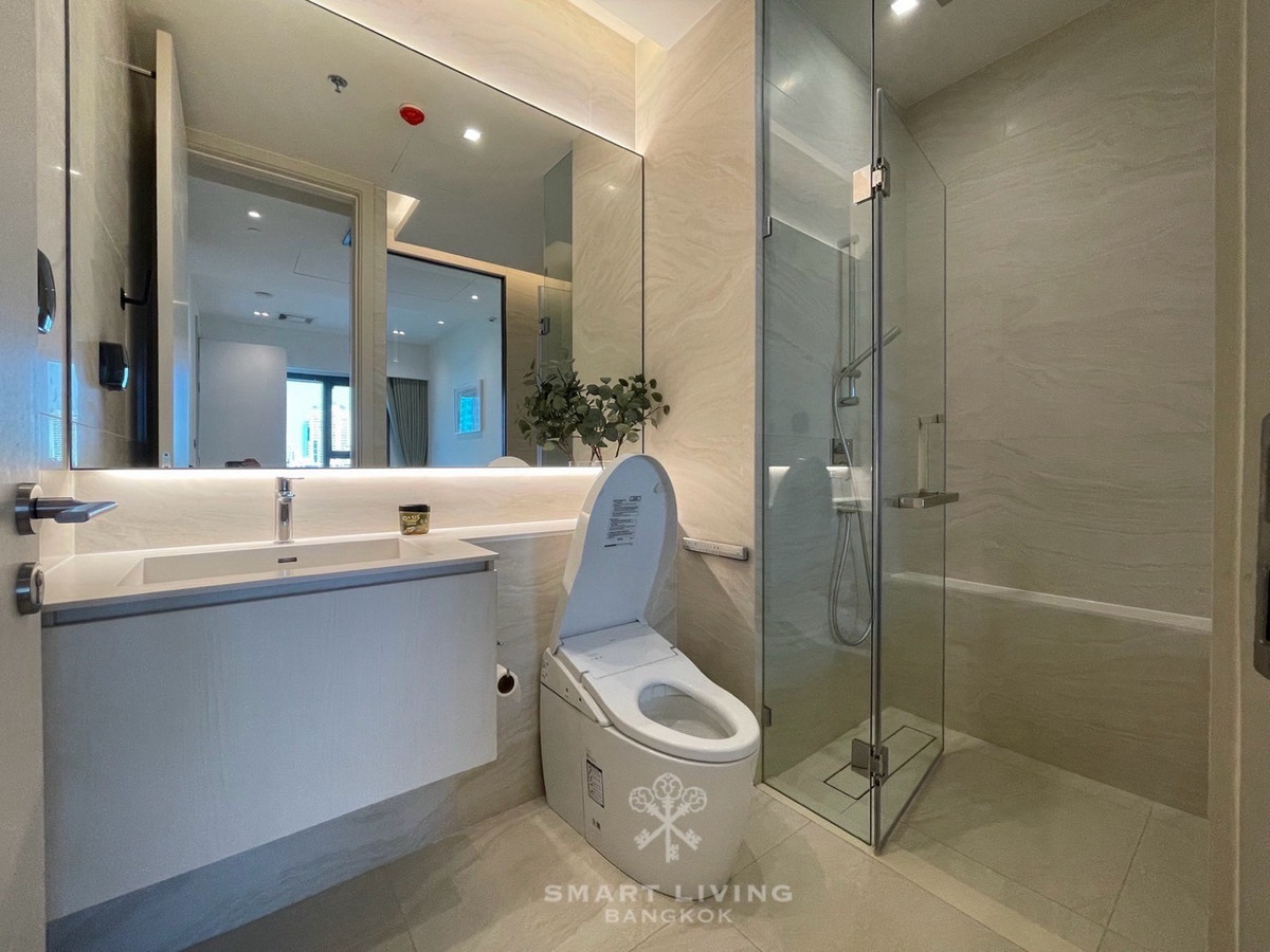 CondoSukhumvit, Asoke, Thonglor : Investment 1 Bedroom Condo for Rent or Sale at The Strand Thonglor