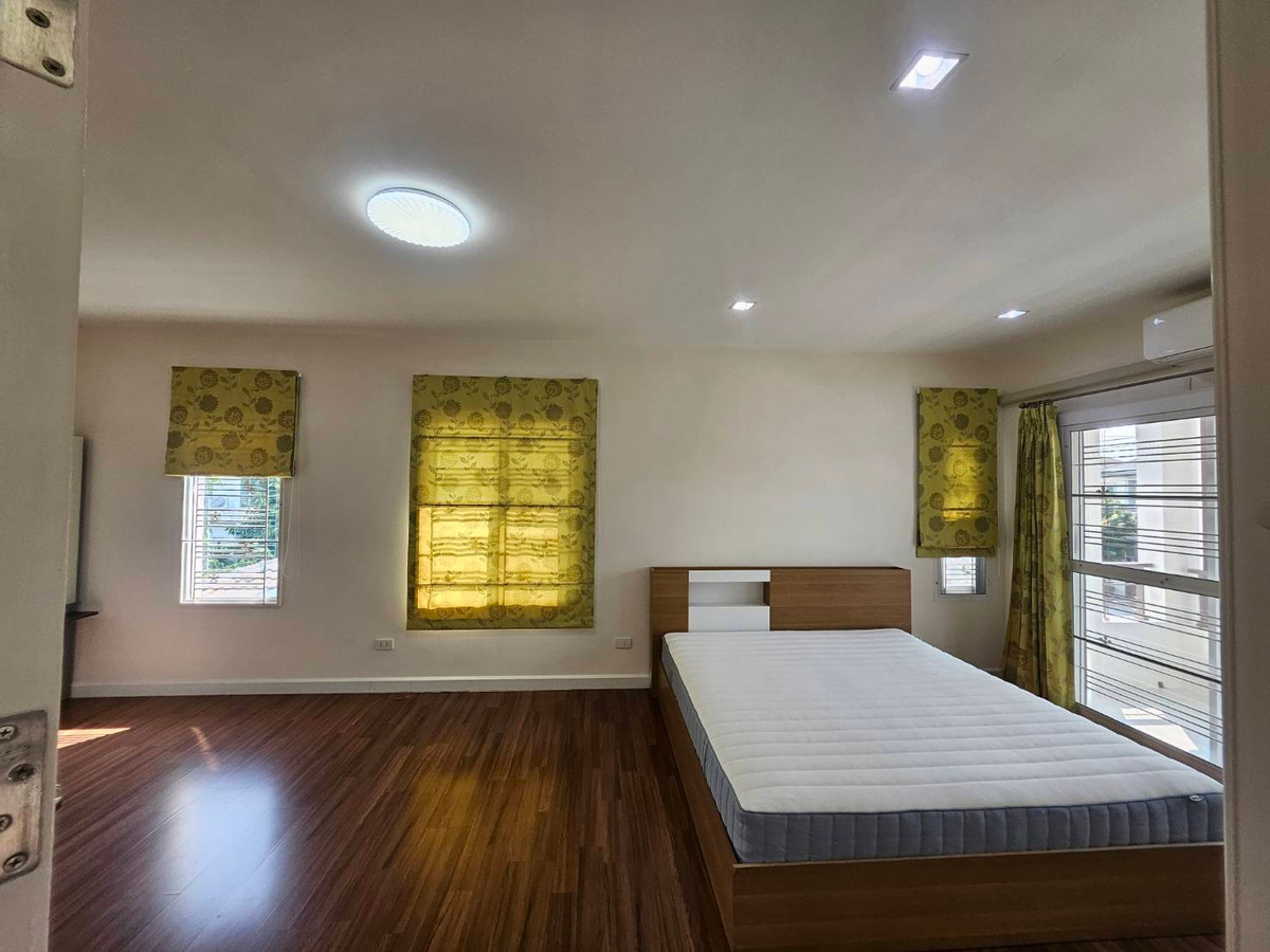For RentHouseNonthaburi, Bang Yai, Bangbuathong : Single house for rent in Bang Yai | Widest backyard in the project, next to the main road | Near Central Westgate & MRT Pruksa Village Scenery 28