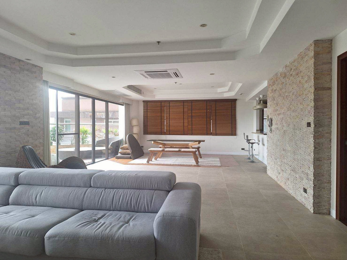 For RentCondoSukhumvit, Asoke, Thonglor : Condo Le Raffine Sukhumvit 24, convenient travel, close to BTS, has a shuttle, fully furnished, ready to move in!