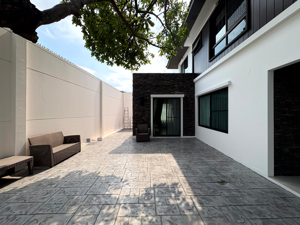 For SaleHouseBangna, Bearing, Lasalle : If you are looking for a house with a quiet corner. But close to convenience The latter is the answer, Manthana 1 Bangna Km.7.