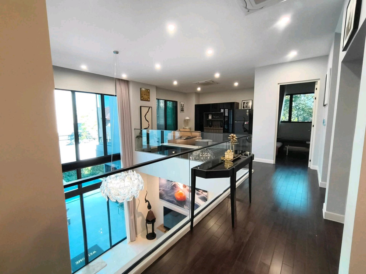 ให้เช่าบ้านเลียบทางด่วนรามอินทรา : FOR RENT : The honor โยธินพัฒนา มีลิฟท์พร้อมสระว่ายน้ำขนาดใหญ่ 8 ห้องนอน ทำเลหน้าสวน 