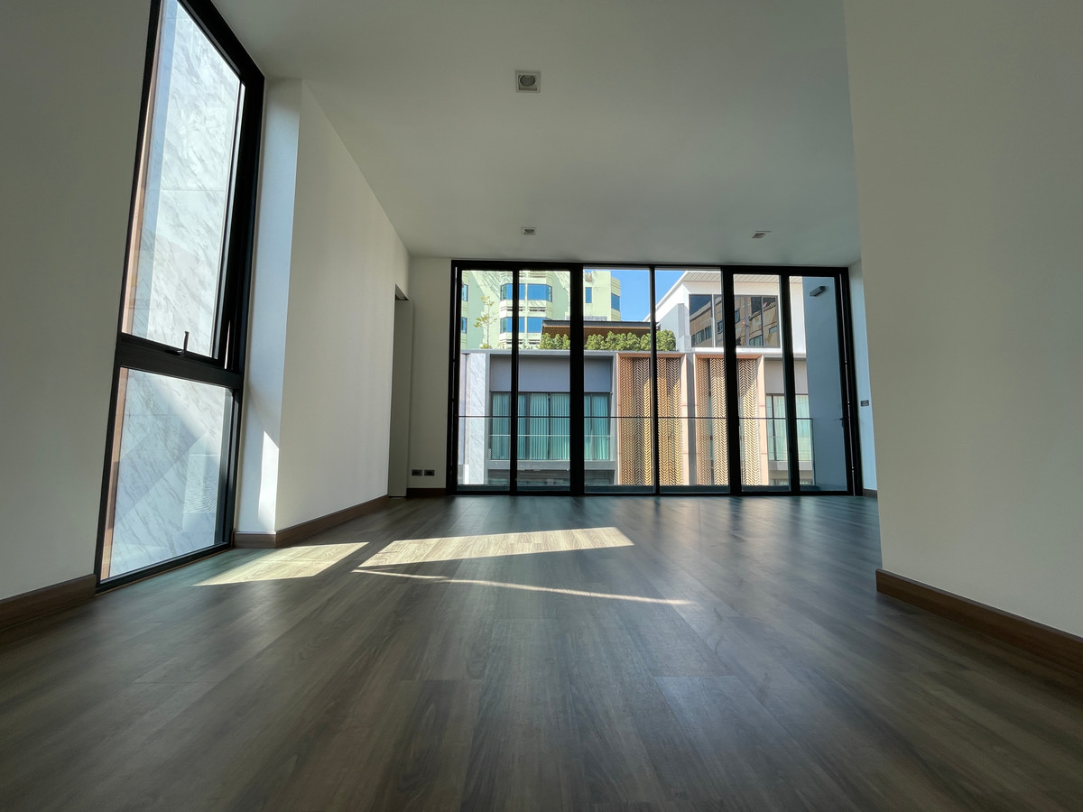 For SaleHome OfficeRamkhamhaeng, Hua Mak : Luxurious 5-story home office for sale, Metier Rama 9 project (Metier Rama 9), designed under the concept of superiority. Private parking for up to 6 cars