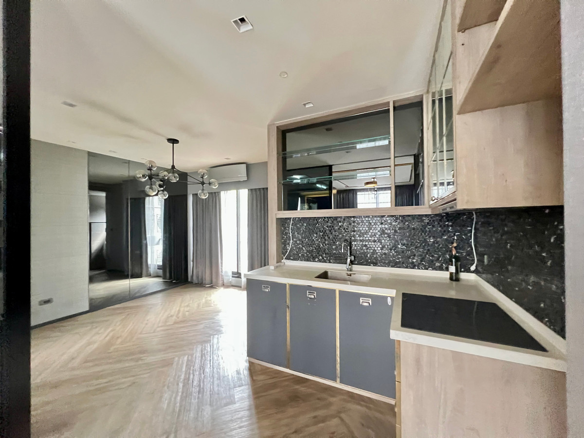 ให้เช่าโฮมออฟฟิศเลียบทางด่วนรามอินทรา : ให้เช่า ARCO Home Office 4 ชั้น | หลังมุม ทำเล Prime Ekkamai–Ramintra | พื้นที่ใหญ่ 395 ตร.ม. | จอดรถได้สูงสุด 6 คัน