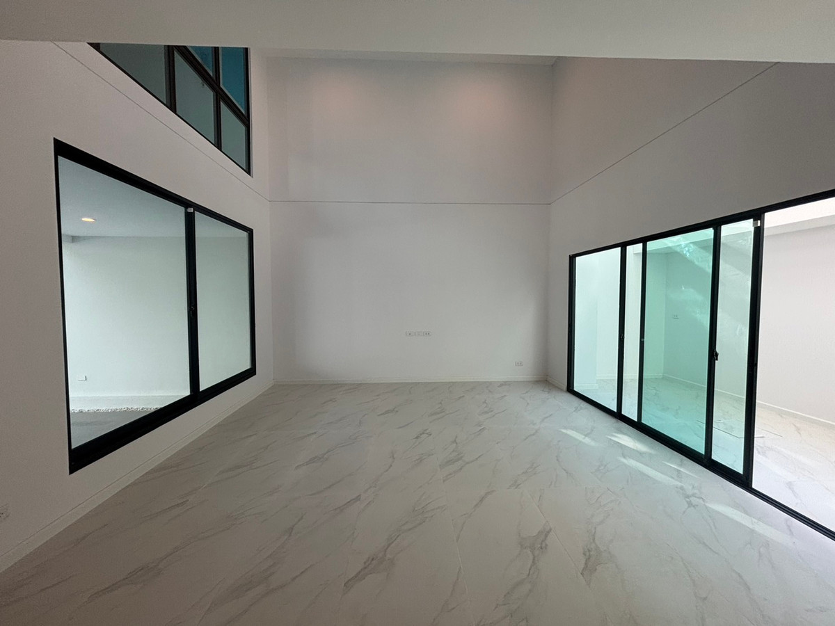 ขายทาวน์โฮมพระราม 3 สาธุประดิษฐ์ : ✨ขายทาวน์โฮมสไตล์ Modern 4ชั้นย่านพระราม 3 ขนาด 270ตรม. 3ห้องนอน เน้นความโปร่ง โล่งภายในในตัวบ้าน ใกล้ King’s College International School และทางด่วน