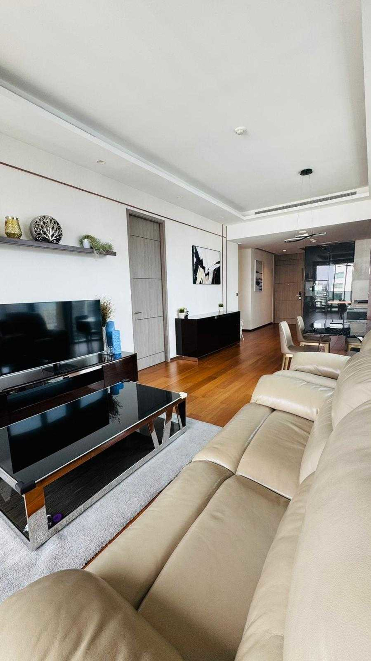 For RentCondoSukhumvit, Asoke, Thonglor : Luxury condo at The Estelle PhromPhong, convenient transportation, close to BTS, shuttle available, beautifully decorated room, fully furnished, ready to move in!