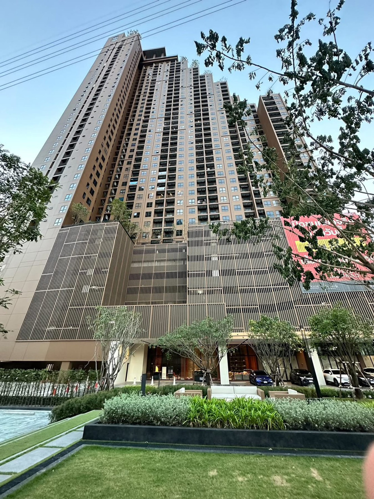 ให้เช่าคอนโดลาดพร้าว เซ็นทรัลลาดพร้าว : 🔥ให้เช่าด่วน🔥Metris District Ladprao ห้องใหม่มือ1 เลี้ยงสัตว์ได้ เฟอร์นิเจอร์ - เครื่องใช้ไฟฟ้าใหม่หมด เดินทางสะดวกใกล้ 5 แยกลาดพร้าว และห้างสรรพสินค้าต่างๆ ราคานี้ไม่มีอีกแล้ว ❗