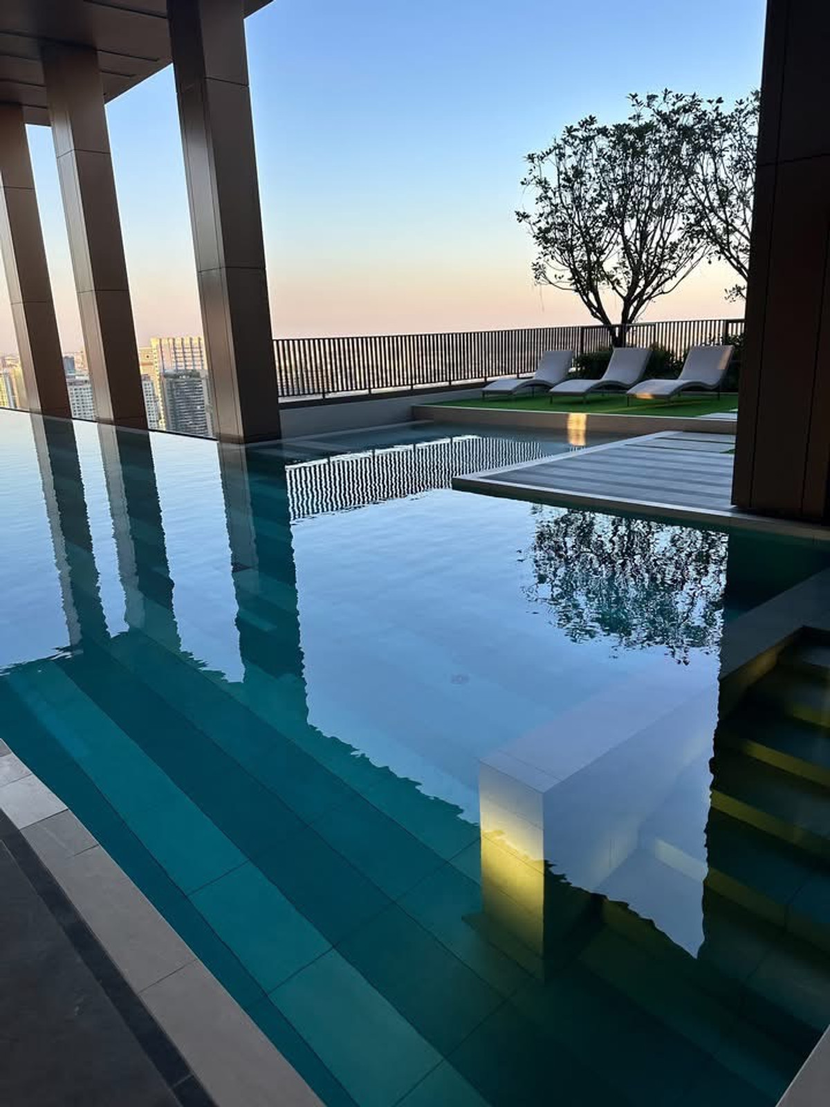 ให้เช่าคอนโดลาดพร้าว เซ็นทรัลลาดพร้าว : 🔥ให้เช่าด่วน🔥Metris District Ladprao ห้องใหม่มือ1 เลี้ยงสัตว์ได้ เฟอร์นิเจอร์ - เครื่องใช้ไฟฟ้าใหม่หมด เดินทางสะดวกใกล้ 5 แยกลาดพร้าว และห้างสรรพสินค้าต่างๆ ราคานี้ไม่มีอีกแล้ว ❗