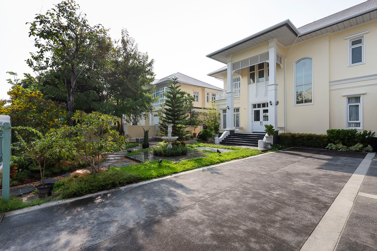 ขายบ้านเกษตร นวมินทร์ ลาดปลาเค้า : The Royal Residence | คฤหาสน์หรู 196 ตร.ว. บนถนนเกษตร–นวมินทร์