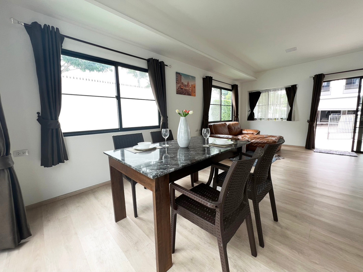 ขายทาวน์โฮมบางนา แบริ่ง ลาซาล : ทาวน์โฮมวินเทจหลังมุมสไตล์ยุโรป อินดี้ 5 บางนา กม.7 ตกแต่งพร้อมเข้าอยู่ 