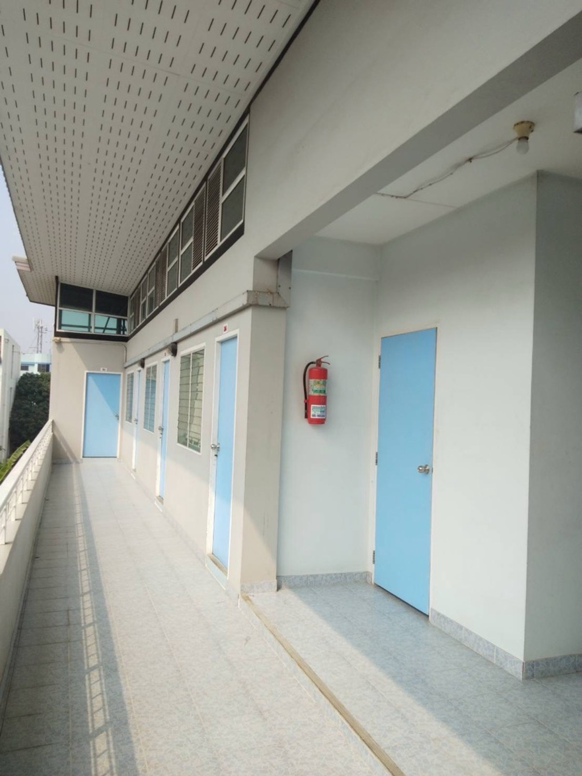 ขายบางนา แบริ่ง ลาซาล : ขายอพาร์ตเม้นท์ 3 ชั้น เนื้อที่ 159 ตร.ว. ใกล้ทางด่วนบางนา และ BTS บางนา