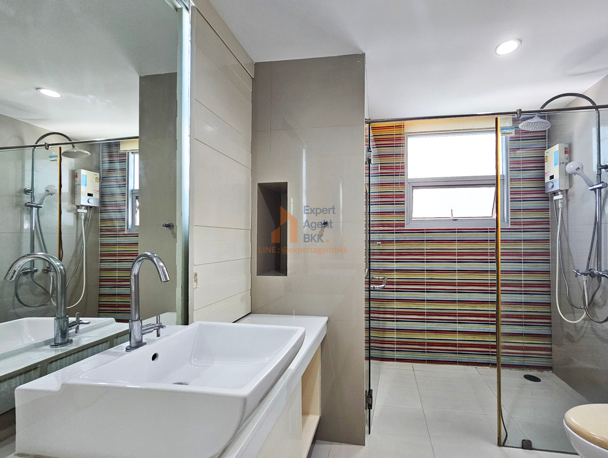 For SaleCondoRatchathewi,Phayathai : 🔥 Walk 2 minutes to BTS Ratchathewi! Big family size room Best price in the building for sale/SALE: Baan Klang Krung Siam - Pathumwan (Baan Klang Krung Siam-Pathumwan) - 2 bedrooms LC080