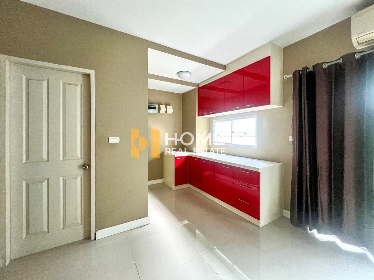 ขายทาวน์โฮมพัฒนาการ ศรีนครินทร์ : เข้าเมืองง่าย หลังบ้านใหญ่ 🔥 ทาวน์ อเวนิว พระราม 9 / 3 ห้องนอน (ขาย), Town Avenue Rama 9 / 3 Bedrooms (FOR SALE) BZD106