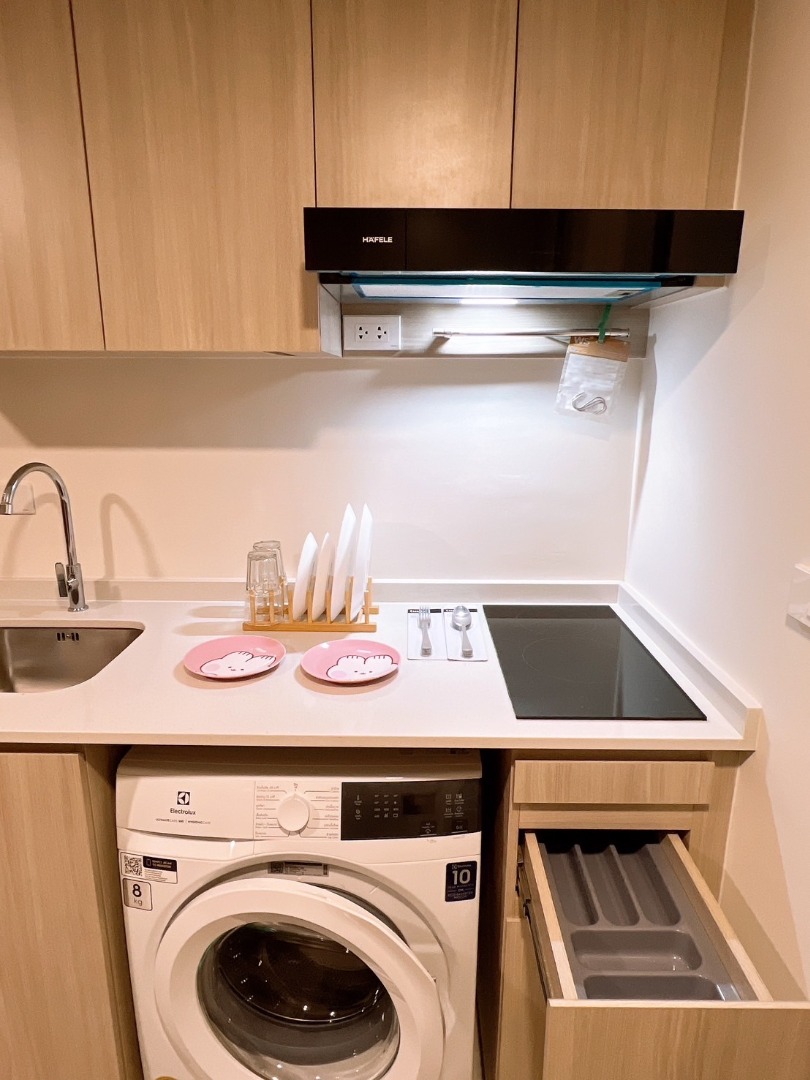 ขายคอนโดสมุทรปราการ สำโรง : 🔥ขายด่วน🔥ออริจิ้น ปลั๊ก แอนด์ เพลย์ ศรีนครินทร์ ใกล้รถไฟฟ้าสายสีเหลือง เฟอร์นิเจอร์ครบ พร้อมเข้าอยู่