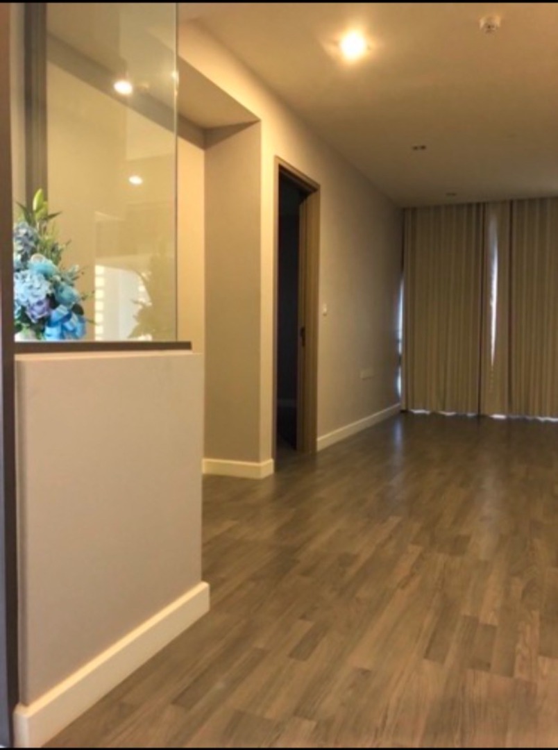 For SaleCondoSiam Paragon ,Chulalongkorn,Samyan : 🔥Urgent Sale🔥 The Room Rama 4, near MRT Hua Lamphong Station. Fully furnished and ready to move in.