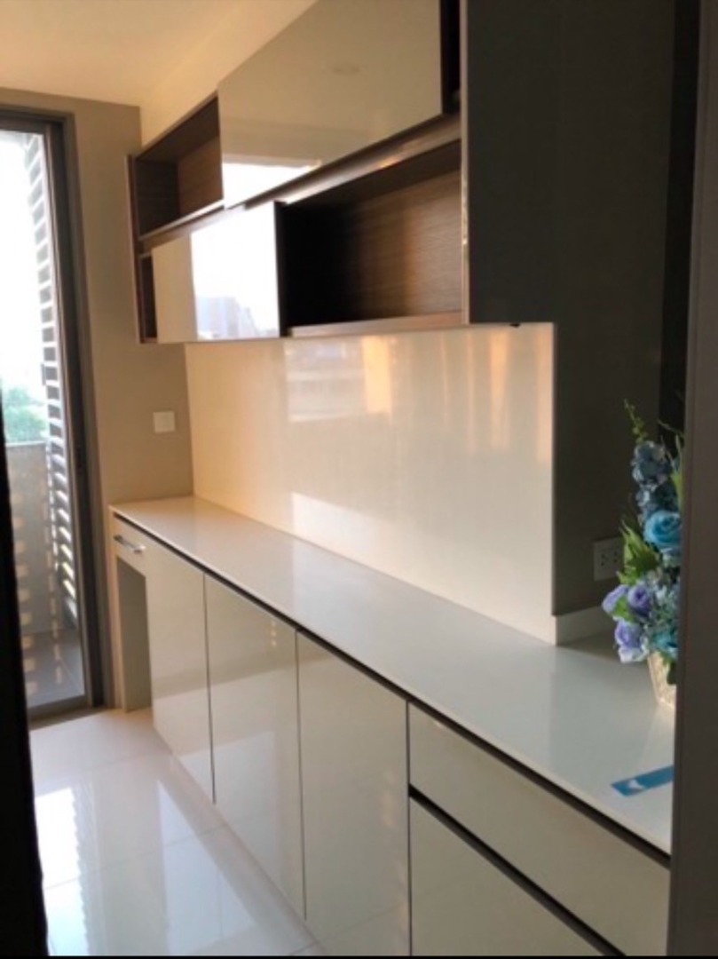 For SaleCondoSiam Paragon ,Chulalongkorn,Samyan : 🔥Urgent Sale🔥 The Room Rama 4, near MRT Hua Lamphong Station. Fully furnished and ready to move in.