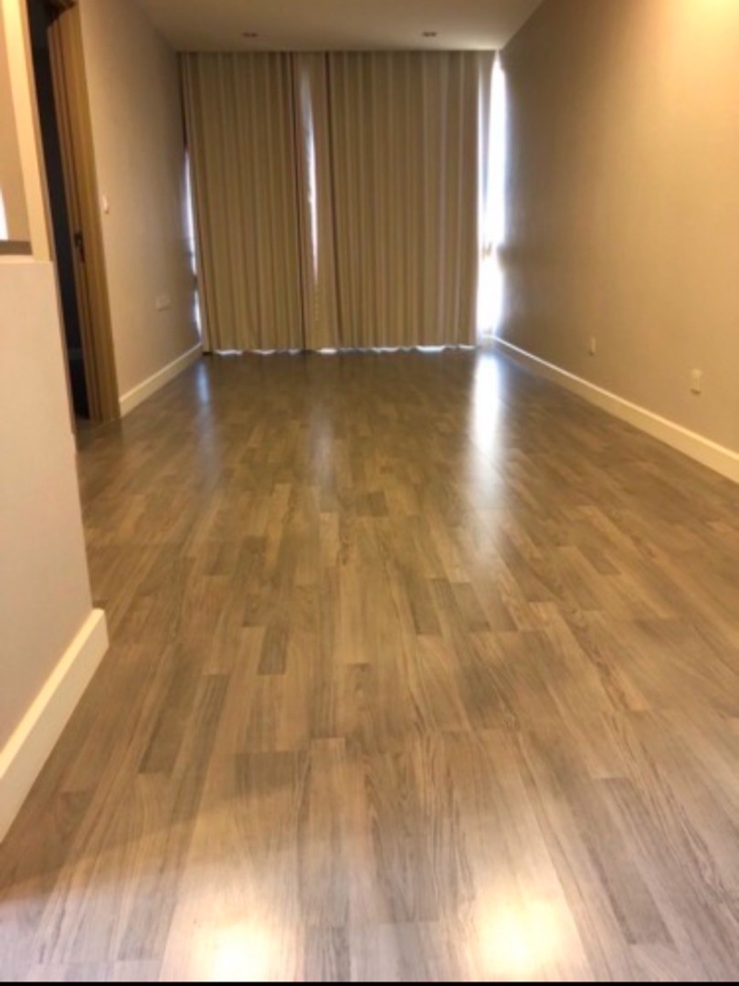 ขายคอนโดสยาม จุฬา สามย่าน : 🔥ขายด่วน🔥เดอะ รูม พระราม 4 ใกล้สถานีรถไฟฟ้า MRT หัวลำโพง เฟอร์นิเจอร์ครบ พร้อมเข้าอยู่