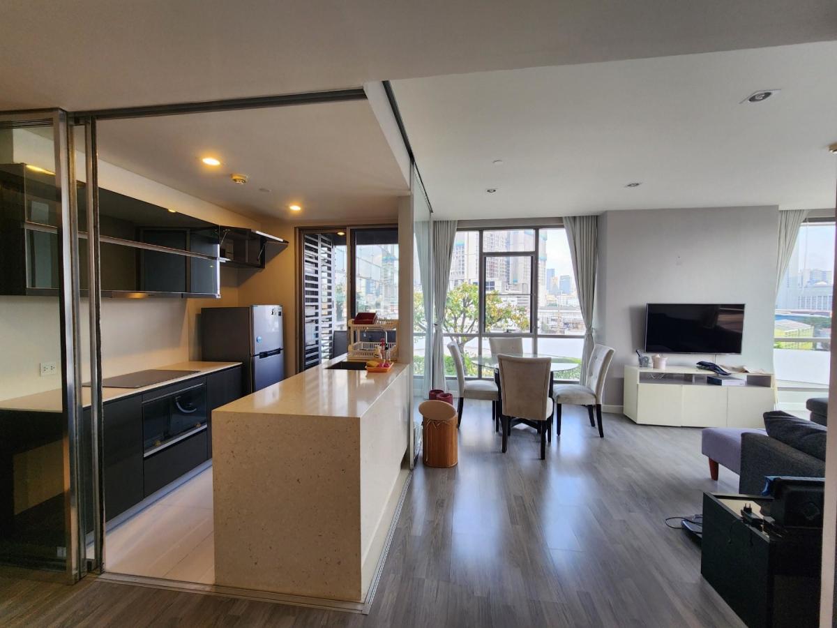 ขายคอนโดสยาม จุฬา สามย่าน : 🔥ขายด่วน🔥เดอะ รูม พระราม 4 ใกล้สถานีรถไฟฟ้า MRT หัวลำโพง เฟอร์นิเจอร์ครบ พร้อมเข้าอยู่