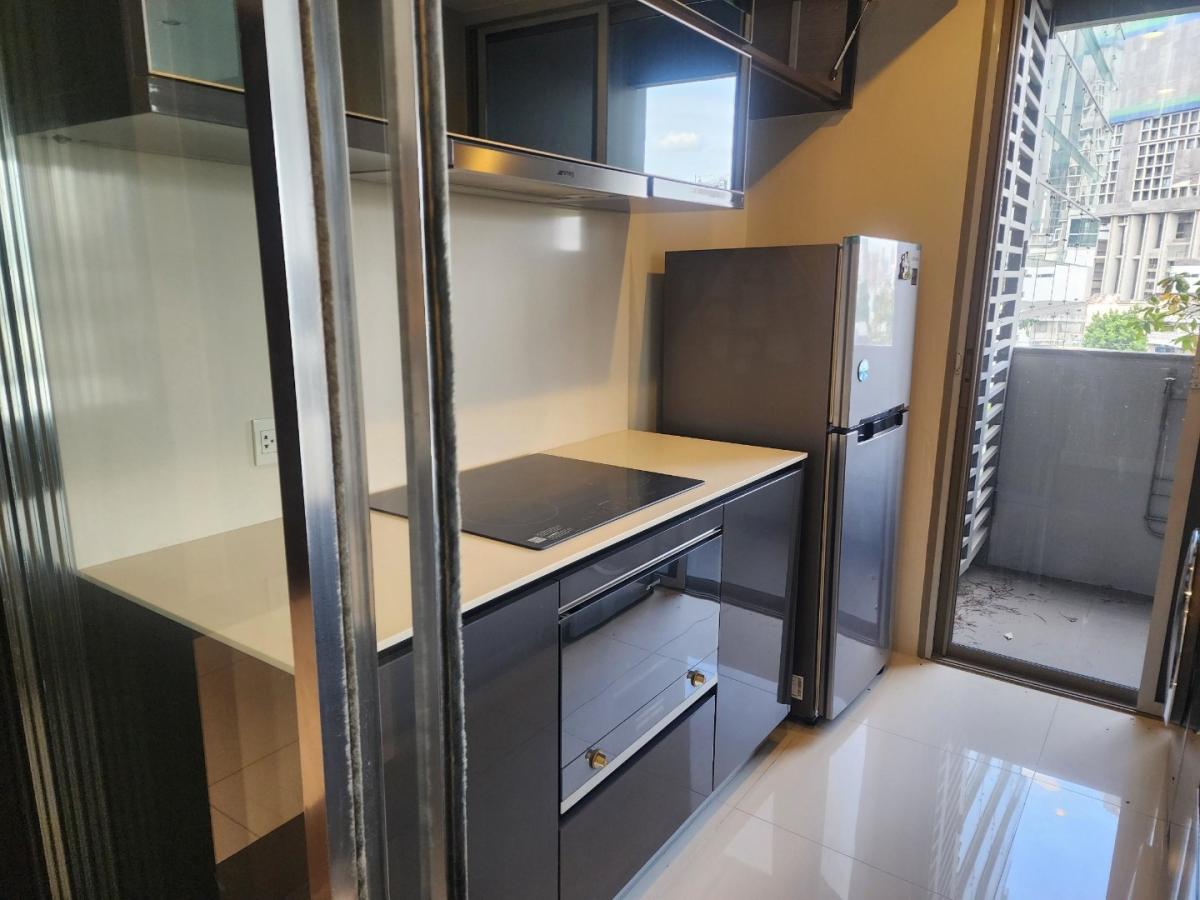 ขายคอนโดสยาม จุฬา สามย่าน : 🔥ขายด่วน🔥เดอะ รูม พระราม 4 ใกล้สถานีรถไฟฟ้า MRT หัวลำโพง เฟอร์นิเจอร์ครบ พร้อมเข้าอยู่