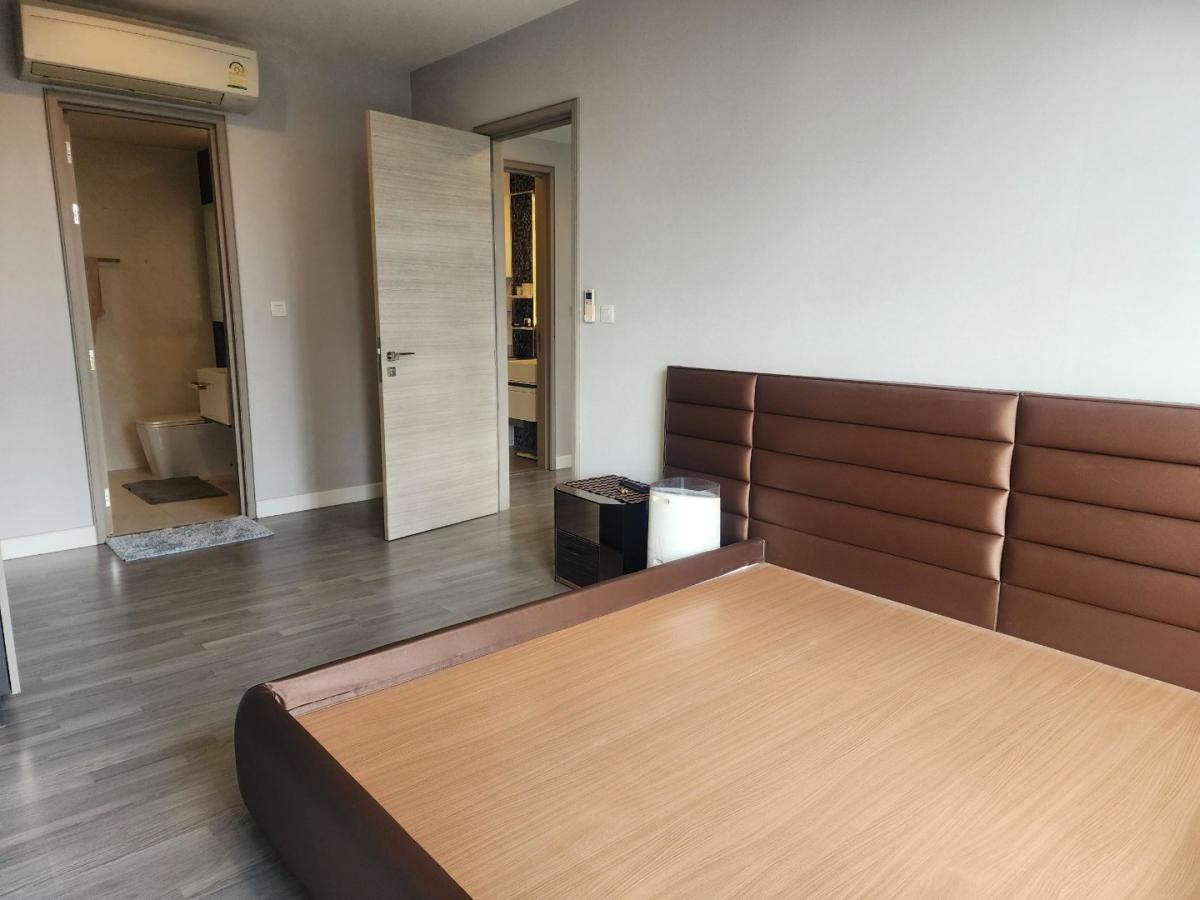 For SaleCondoSiam Paragon ,Chulalongkorn,Samyan : 🔥Urgent Sale🔥 The Room Rama 4, near MRT Hua Lamphong Station. Fully furnished and ready to move in.