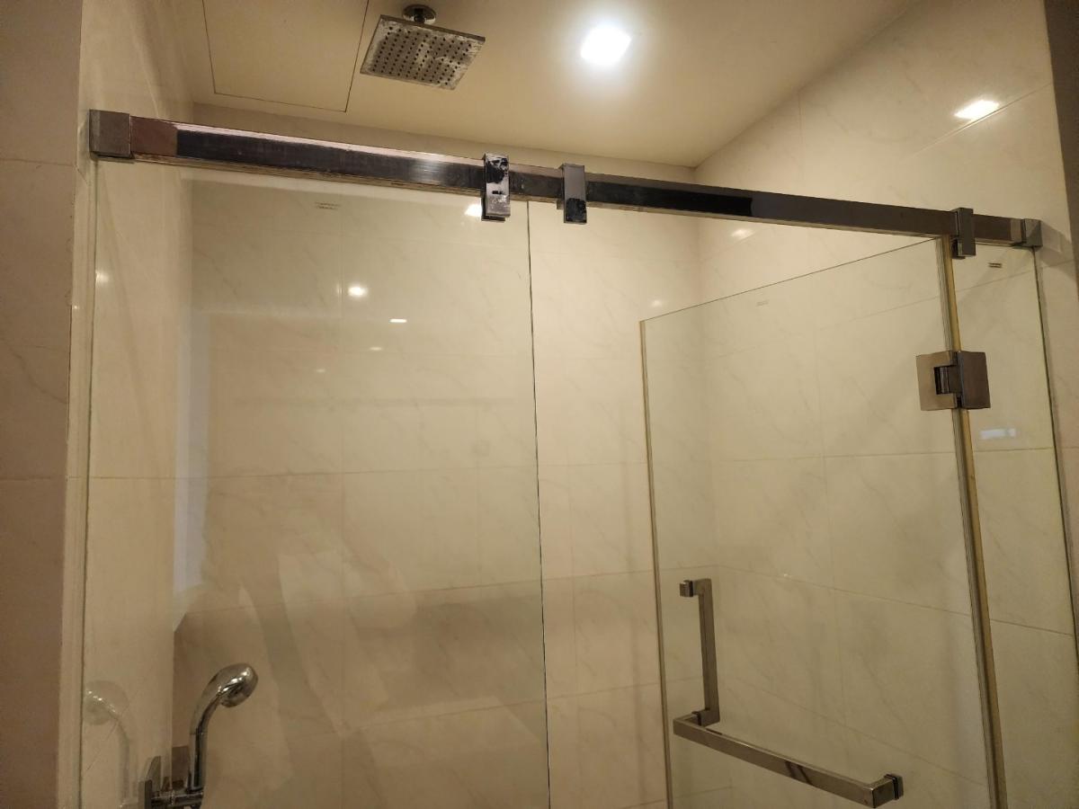 ขายคอนโดสยาม จุฬา สามย่าน : 🔥ขายด่วน🔥เดอะ รูม พระราม 4 ใกล้สถานีรถไฟฟ้า MRT หัวลำโพง เฟอร์นิเจอร์ครบ พร้อมเข้าอยู่