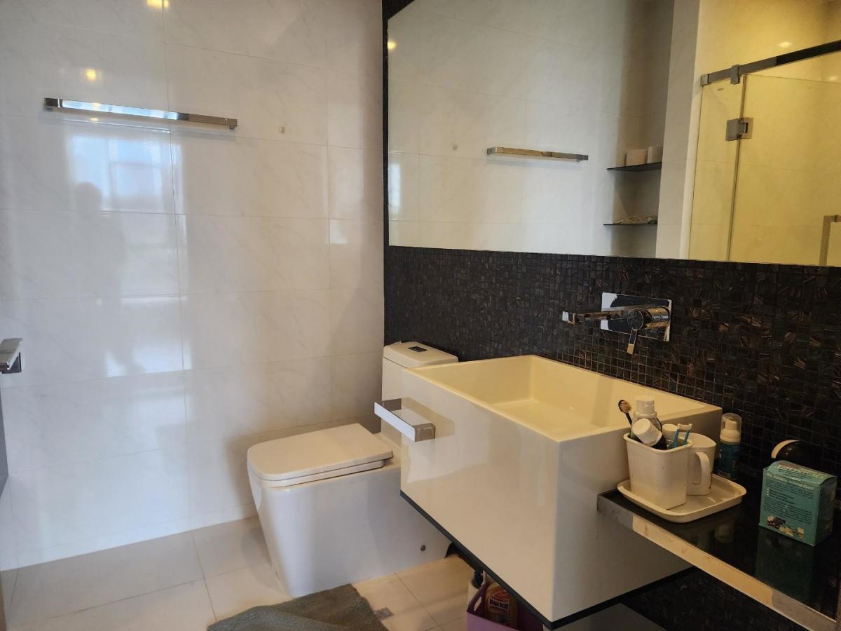 ขายคอนโดสยาม จุฬา สามย่าน : 🔥ขายด่วน🔥เดอะ รูม พระราม 4 ใกล้สถานีรถไฟฟ้า MRT หัวลำโพง เฟอร์นิเจอร์ครบ พร้อมเข้าอยู่